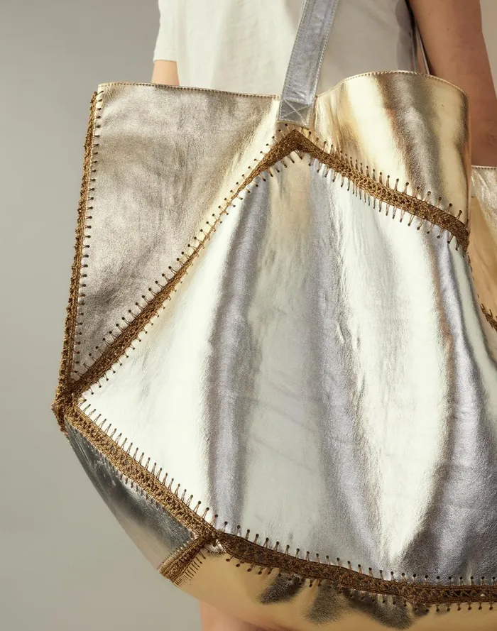 Accessories and Gifts Women Cynthia Rowley Mixed Metallic Vegan Leather Oversized Tote Accessories and Gifts Women Cynthia Rowley Mixed Metallic Vegan Leather Oversized Tote