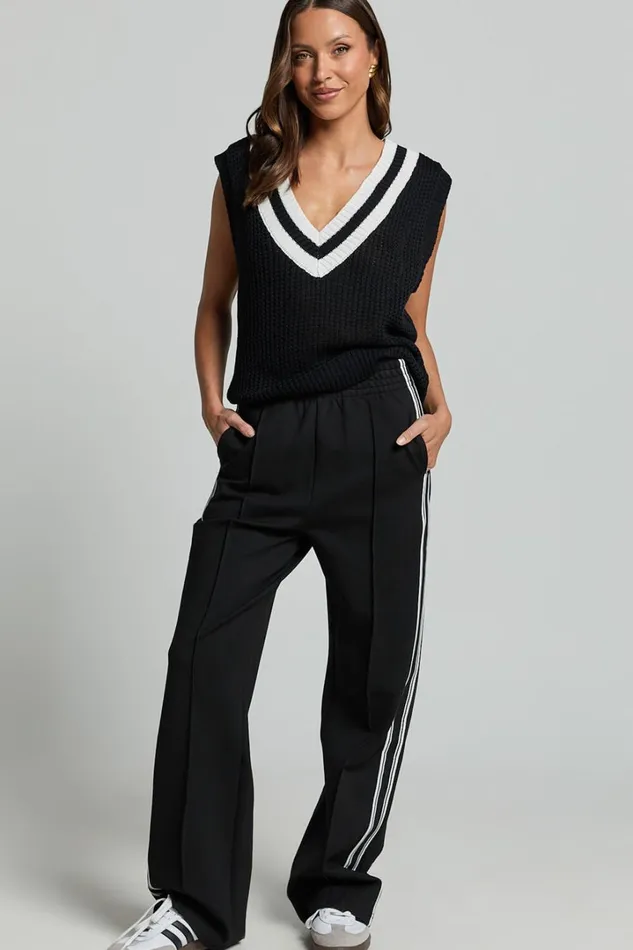 Aleona Pants 8211 Mid Rise Relaxed Straight Pants In Black Women Showpo Pants