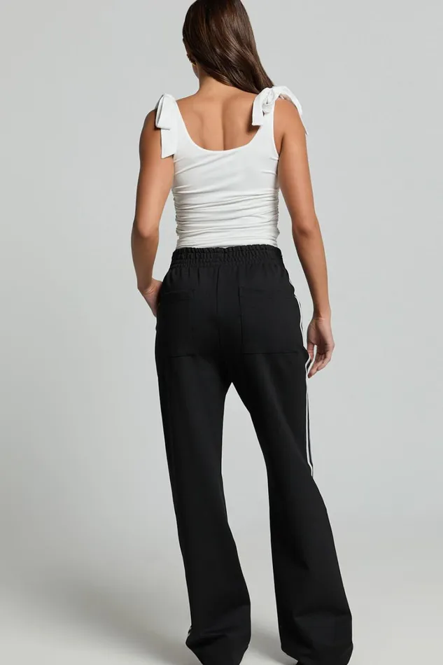 Aleona Pants 8211 Mid Rise Relaxed Straight Pants In Black Women Showpo Pants
