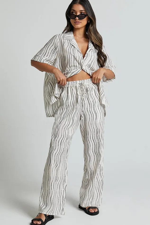 Brunita Pants 8211 Mid Waisted Relaxed Elastic Waist Pants In Ripple Print Women Showpo Pants