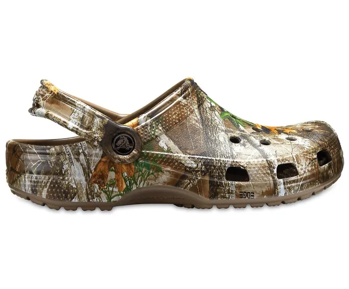 Crocs Classic Realtree Edge Clog Walnut WomensMens Clogs