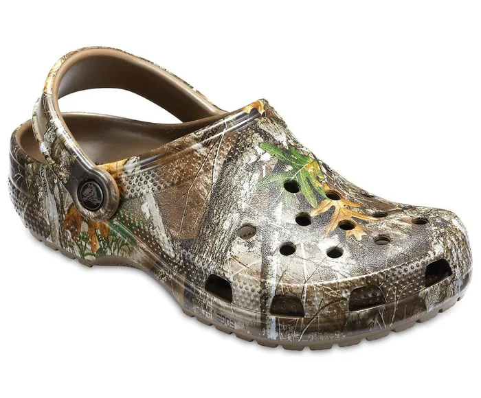 Crocs Classic Realtree Edge Clog Walnut WomensMens Clogs