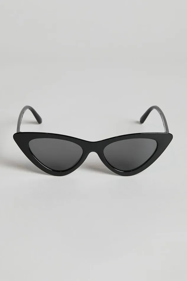 Kurthy Cat Eye Sunglasses In Black Women Showpo Sunglasses