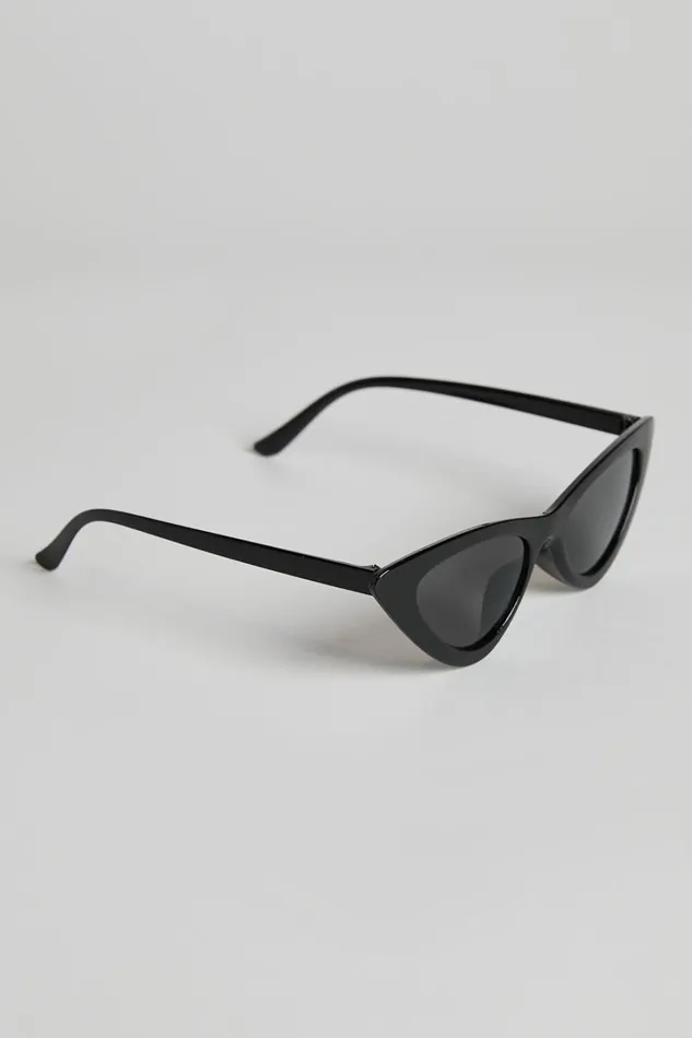 Kurthy Cat Eye Sunglasses In Black Women Showpo Sunglasses