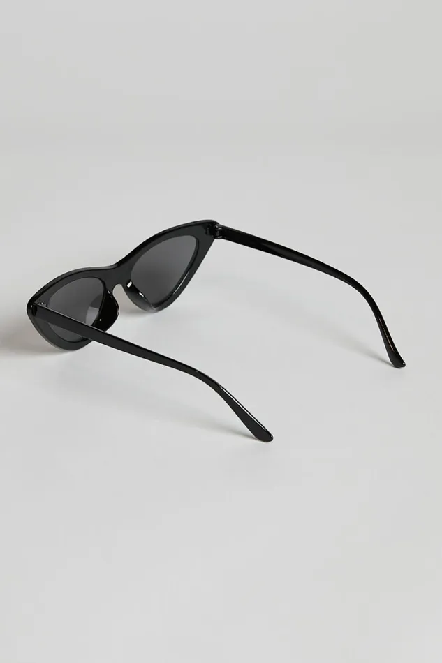 Kurthy Cat Eye Sunglasses In Black Women Showpo Sunglasses