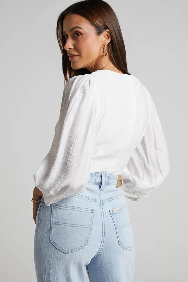 Lancey Top 8211 Long Sleeve Plunge Crop Top In White Women Showpo Tops