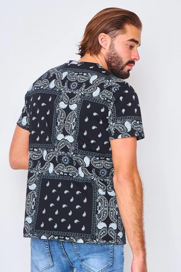 Men TShirt With Paisley Print In Black Black Brentiny Paris TShirts Men TShirt With Paisley Print In Black Black Brentiny Paris TShirts