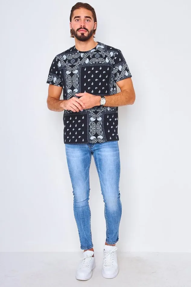 Men TShirt With Paisley Print In Black Black Brentiny Paris TShirts Men TShirt With Paisley Print In Black Black Brentiny Paris TShirts