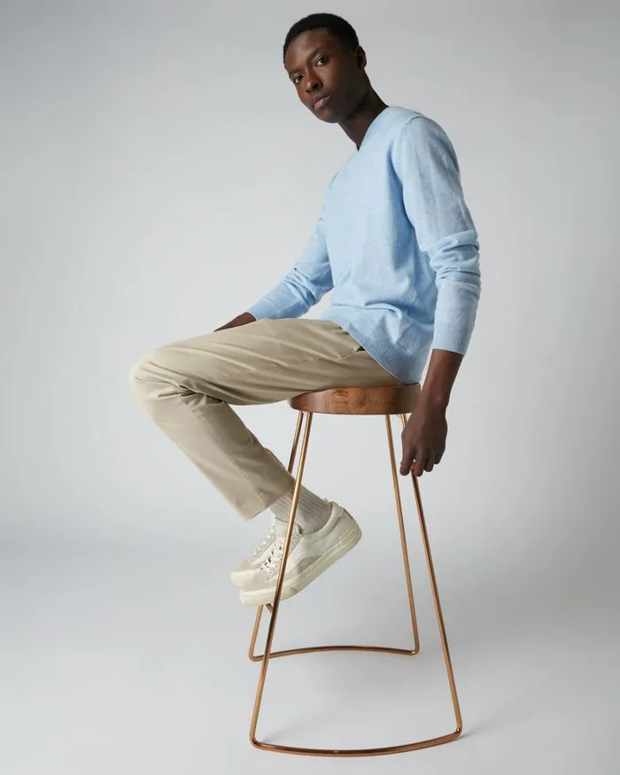 NPeal Jumpers Men Burlington V Neck Cashmere Jumper Cornflower Blue
