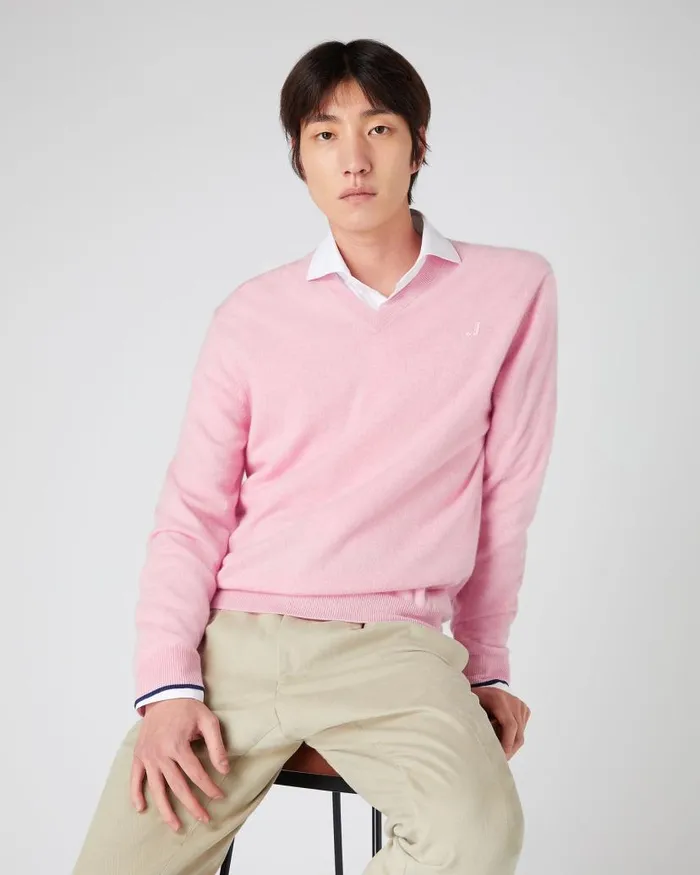 NPeal Jumpers Men The Jockey Club V Neck Cashmere Jumper Flamingo Pink