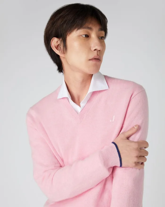 NPeal Jumpers Men The Jockey Club V Neck Cashmere Jumper Flamingo Pink