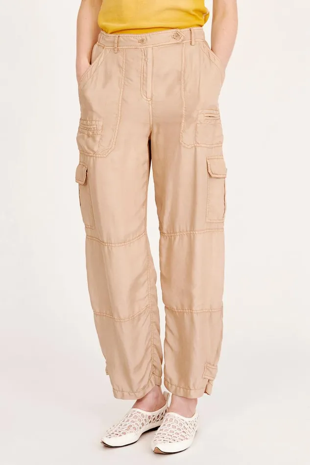 Raquel Allegra Khaki Wilshire Pant Women Bottoms