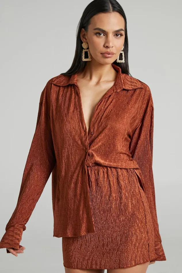 Rosamund Mini Skirt 8211 Crinkle Skirt In Clay Women Showpo Skirts