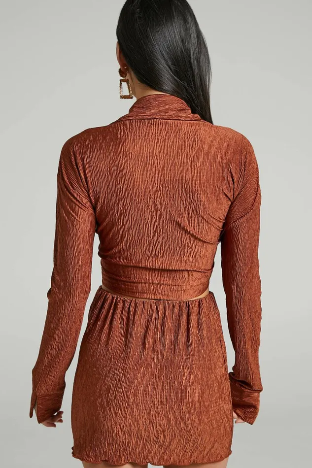 Rosamund Mini Skirt 8211 Crinkle Skirt In Clay Women Showpo Skirts