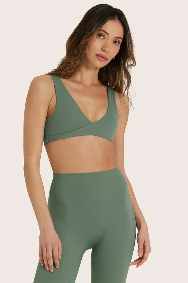 SET ACTIVE Bras Tops AIRLUXE BREATHE WRAP BRA 8211 REFRESH 8211 Women
