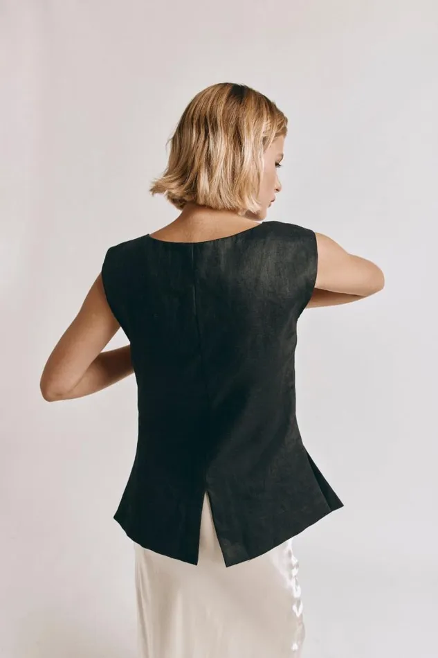 VRG GRL Aria Vest Black Women Vests