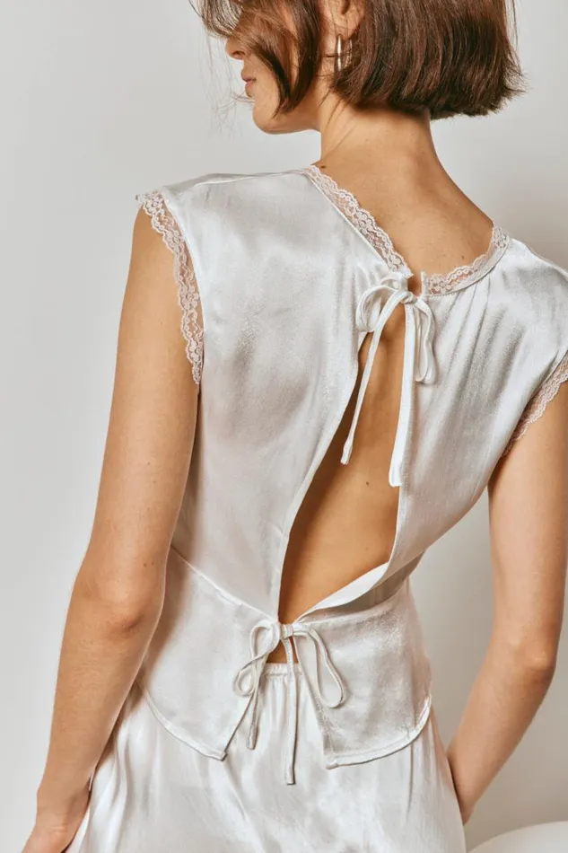 VRG GRL Vintage Lover Tie Back Top White Women Short Sleeve