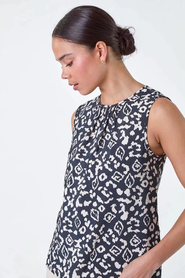 Women Black Petite Aztec Print Sleeveless Top Roman Tops