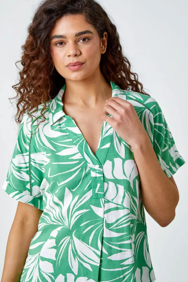 Women Green Tropical Print Ladder Lace Overshirt Roman Tops