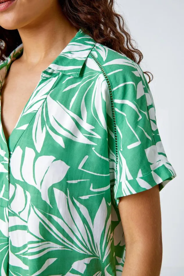 Women Green Tropical Print Ladder Lace Overshirt Roman Tops