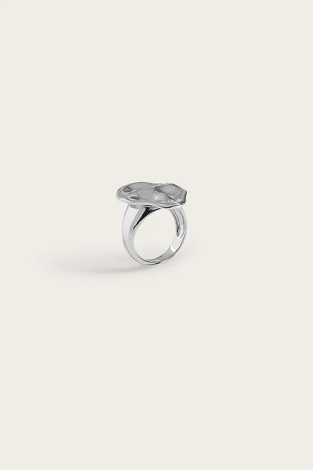 Women Jewellery Lavish Alice LEORA Hammered Effect Oval Silver Ring