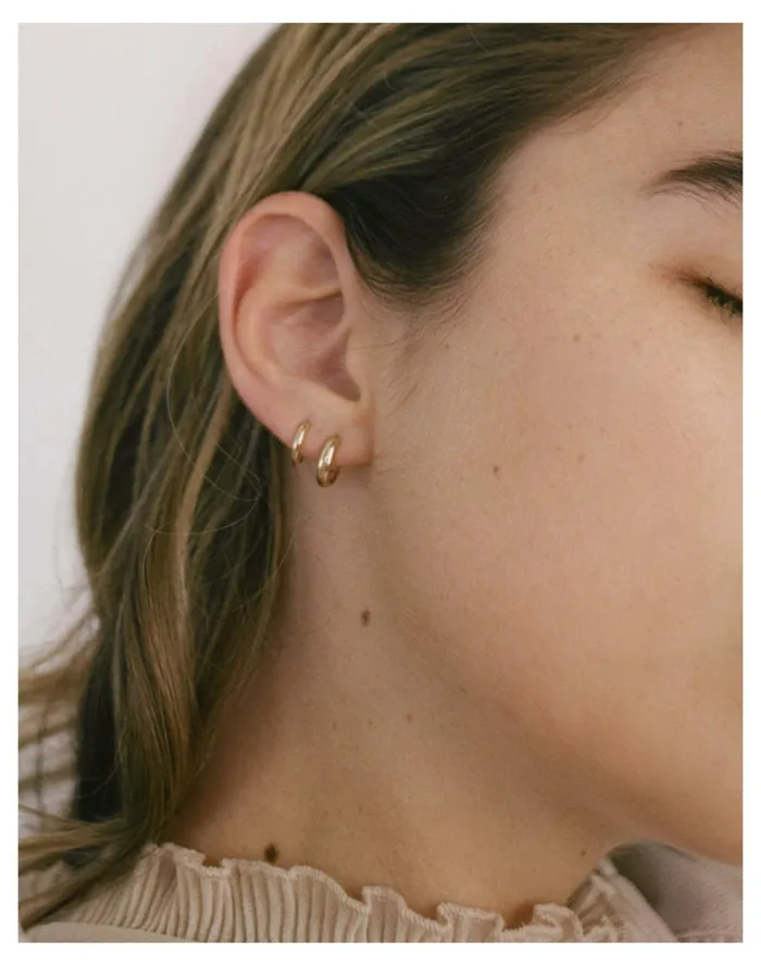 Women Kinn 14k Gold Petite Huggie Hoop Earrings Gold Madewell 14K GoldPlated Women Kinn 14k Gold Petite Huggie Hoop Earrings Gold Madewell 14K GoldPlated