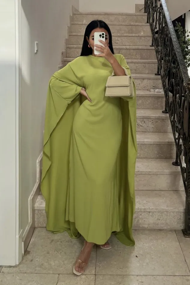 Women Robe Verte Ceinture Empicement Cape Green Brentiny Paris Ceremonial Outfits