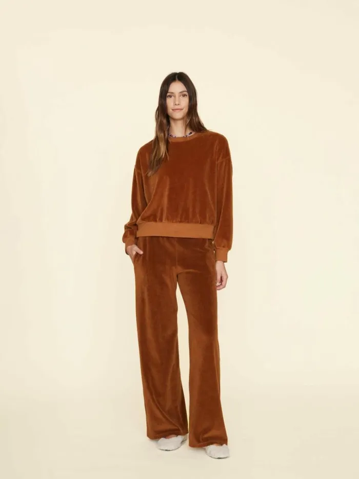 Women Sweats and Tees Xirena Brown Sugar Mavis Velour Sweatpant