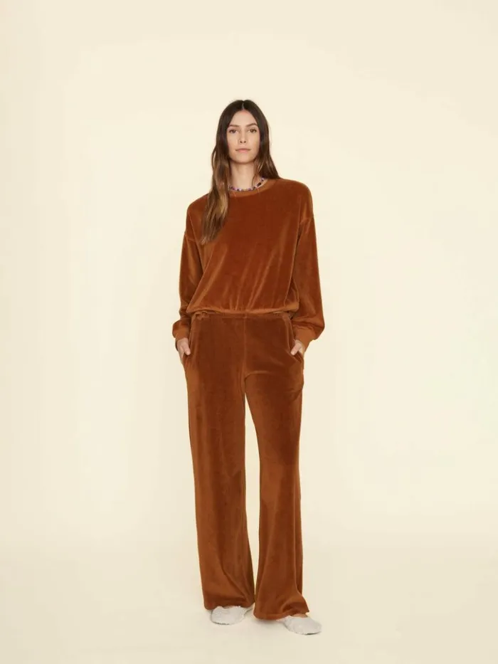 Women Sweats and Tees Xirena Brown Sugar Mavis Velour Sweatpant