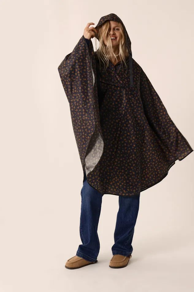 Women Waterproof Poncho Leo Noir Poncho De Pluie Imprim Lopard Des Petits Hauts Coats and Jackets Women Waterproof Poncho Leo Noir Poncho De Pluie Imprim Lopard Des Petits Hauts Coats and Jackets