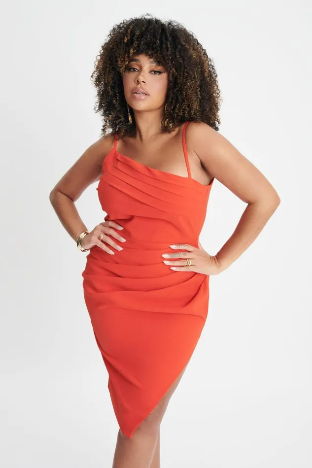 Women Wedding Guest Lavish Alice CHANTELLE Curve Asymmetric Pleat Midi Dress In Coral Red Coral Red
